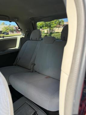 Red 2014 Toyota Sienna LE