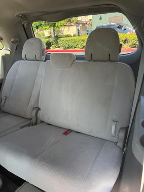 Red 2014 Toyota Sienna LE