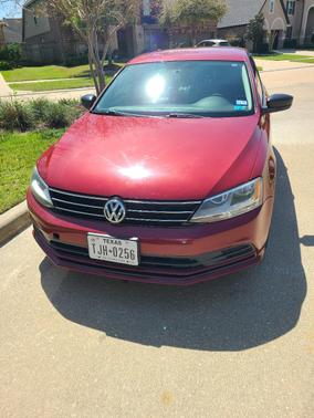 Red 2016 Volkswagen Jetta 1.4T SE