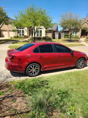 Red 2016 Volkswagen Jetta 1.4T SE