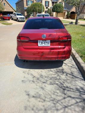 Red 2016 Volkswagen Jetta 1.4T SE