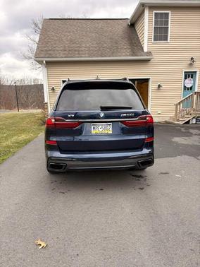 2022 BMW X7 M50i