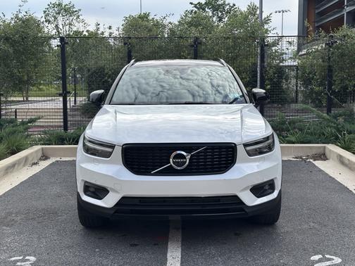 2021 Volvo XC40 T5 R-Design