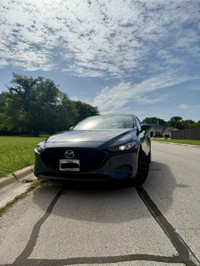 2022 Mazda Mazda3 Carbon Edition FWD