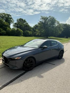 2022 Mazda Mazda3 Carbon Edition FWD