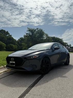 2022 Mazda Mazda3 Carbon Edition FWD