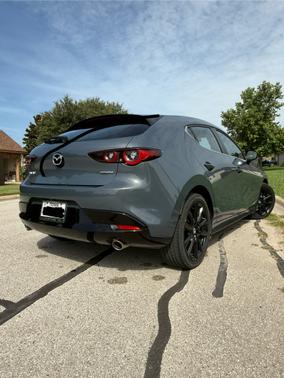 2022 Mazda Mazda3 Carbon Edition FWD