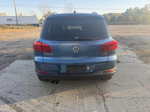 Blue 2017 Volkswagen Tiguan 2.0T S