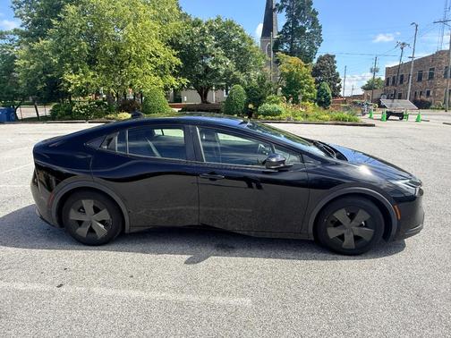 Black 2023 Toyota Prius LE