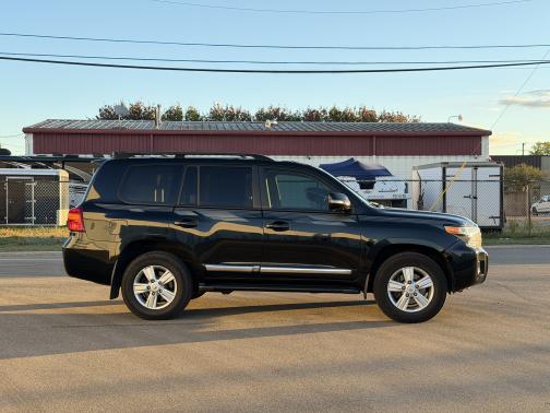 2015 Toyota Land Cruiser Base