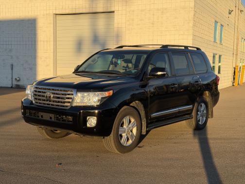 2015 Toyota Land Cruiser Base