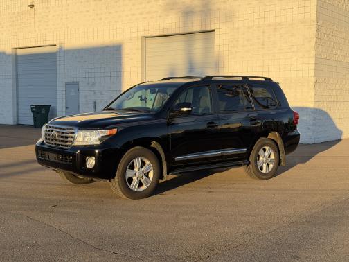 2015 Toyota Land Cruiser Base