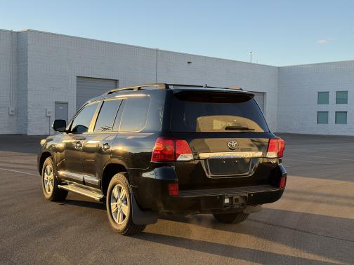 2015 Toyota Land Cruiser Base