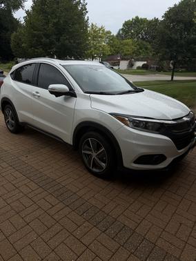 White 2022 Honda HR-V EX