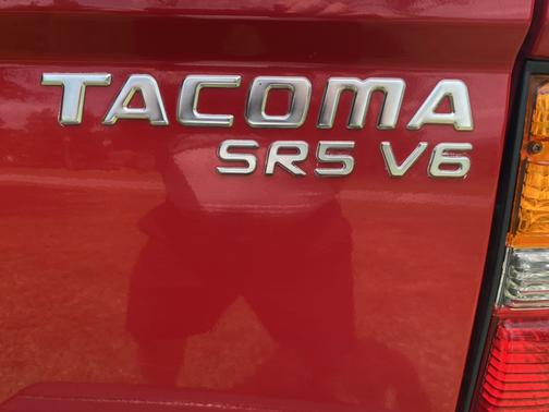 Red 2004 Toyota Tacoma Double Cab