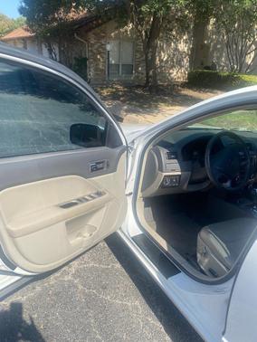 White 2010 Ford Fusion SEL