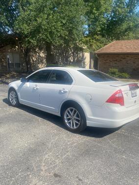 White 2010 Ford Fusion SEL