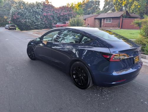 Blue 2022 Tesla Model 3 Long Range