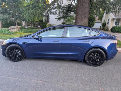 Blue 2022 Tesla Model 3 Long Range
