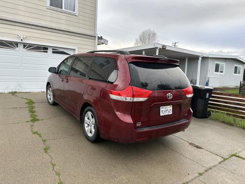 2014 Toyota Sienna LE