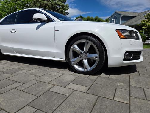 White 2009 Audi A5 3.2 quattro