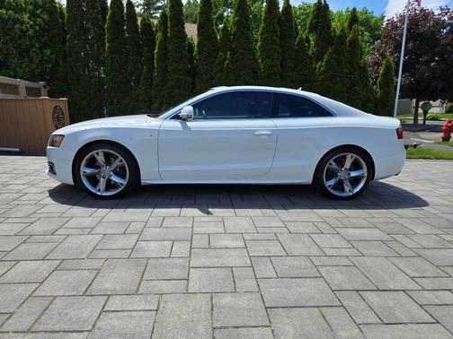 White 2009 Audi A5 3.2 quattro