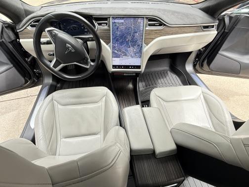 2015 Tesla Model S 70D