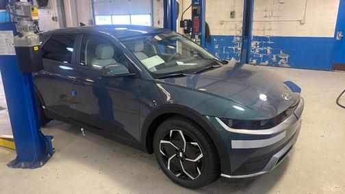 Green 2022 Hyundai IONIQ 5 SEL