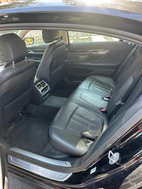 Black 2018 BMW 740 i