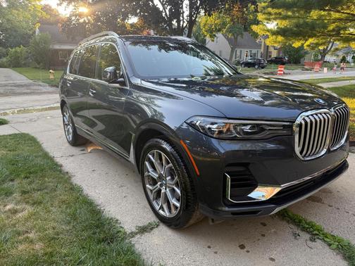 Gray 2021 BMW X7 xDrive40i