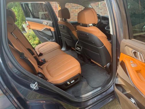 Gray 2021 BMW X7 xDrive40i