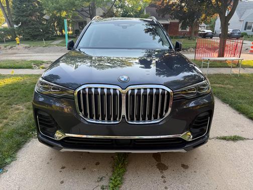 Gray 2021 BMW X7 xDrive40i