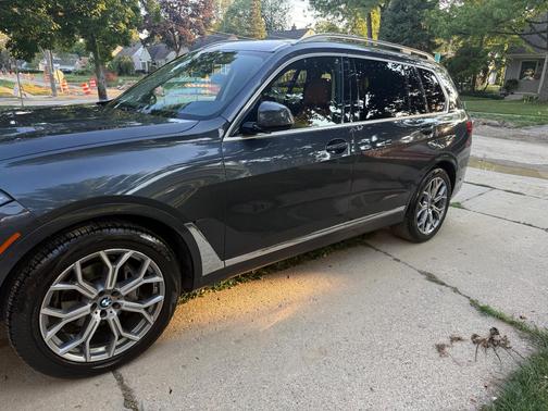 Gray 2021 BMW X7 xDrive40i