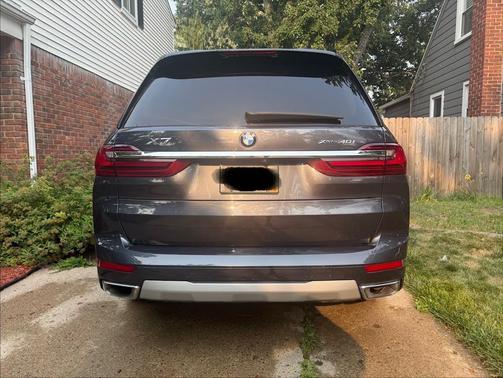 Gray 2021 BMW X7 xDrive40i