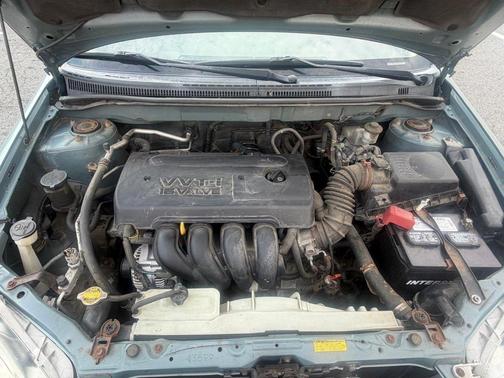 Green 2005 Toyota Corolla CE