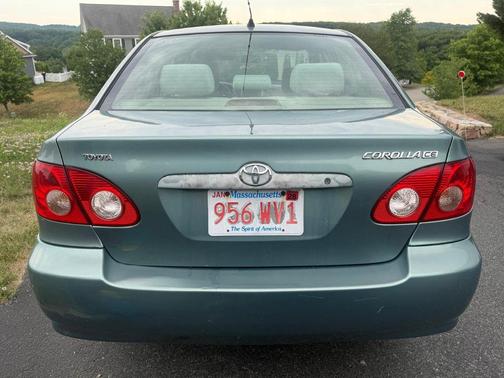 Green 2005 Toyota Corolla CE