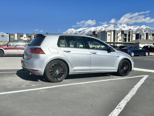 2016 Volkswagen Golf GTI 2.0T Autobahn w/Performance Package 4-Door