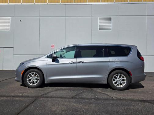 Silver 2017 Chrysler Pacifica Touring
