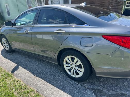 Gray 2013 Hyundai SONATA GLS