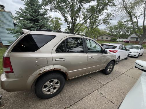 2005 Kia Sorento LX