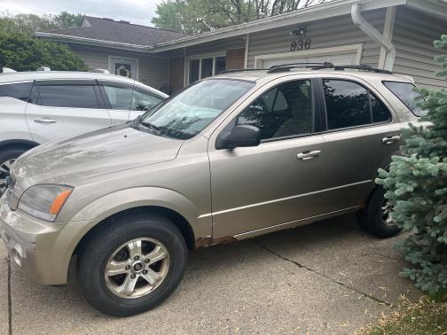 2005 Kia Sorento LX