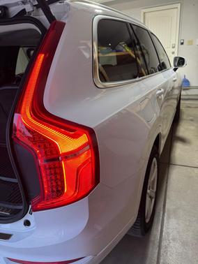 White 2021 Volvo XC90 T5 Momentum