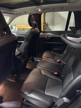 White 2021 Volvo XC90 T5 Momentum