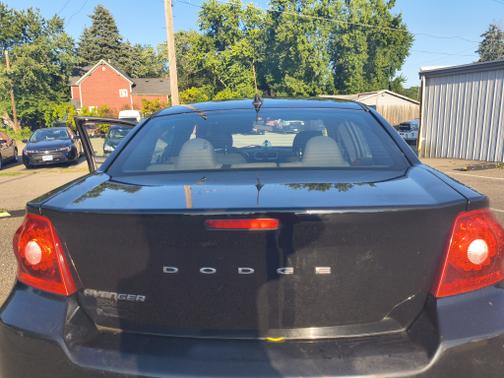 2012 Dodge Avenger SE