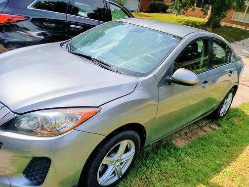Silver 2013 Mazda Mazda3 i Sport