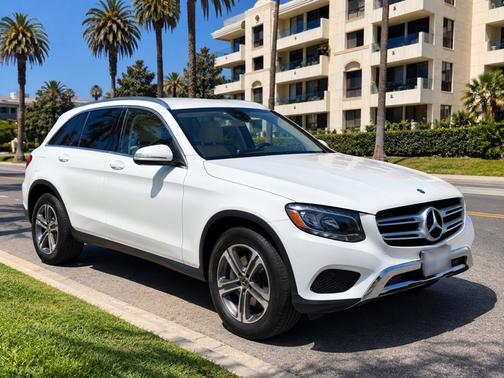 White 2018 Mercedes-Benz GLC 300 Base