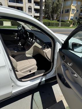 White 2018 Mercedes-Benz GLC 300 Base