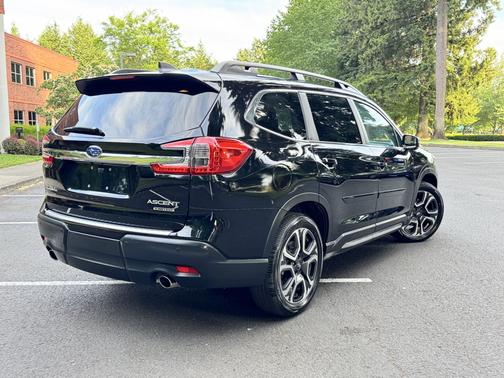 2023 Subaru Ascent Limited 8-Passenger