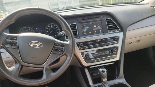 2017 Hyundai SONATA SE