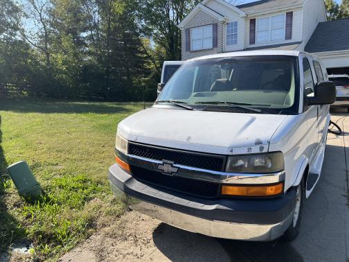 2004 Chevrolet Express 1500 Base